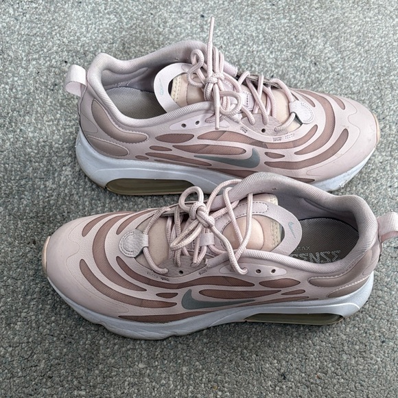 Nike Women\'s Blush Pink Sneakers